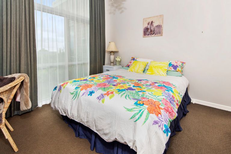 Photo of property in 4a Barberton Terrace, Red Hill, Papakura, 2110