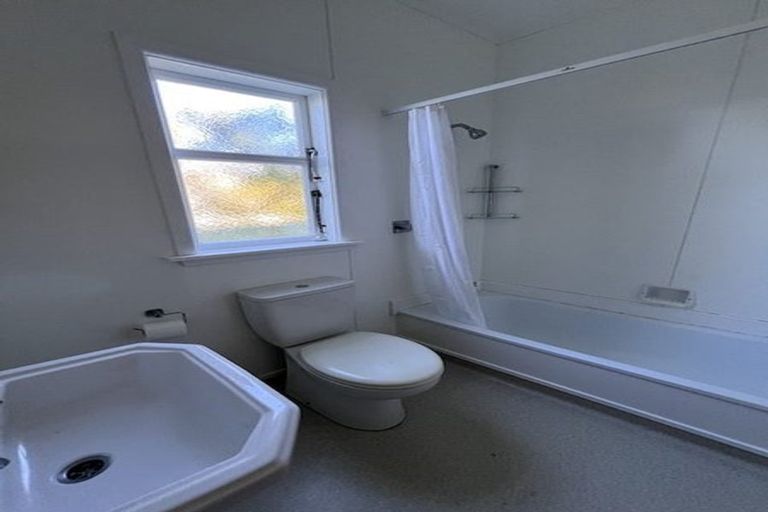 Photo of property in 168 The Ridgeway, Mornington, Wellington, 6021