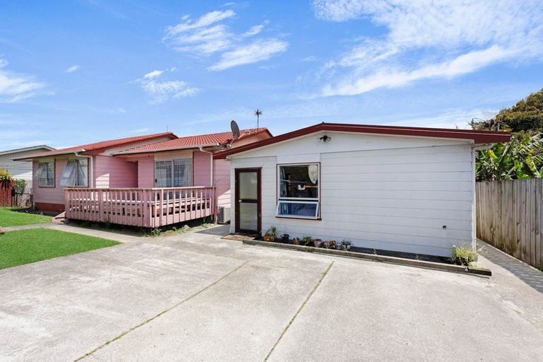 Photo of property in 11 Vimy Place, Mangere, Auckland, 2022