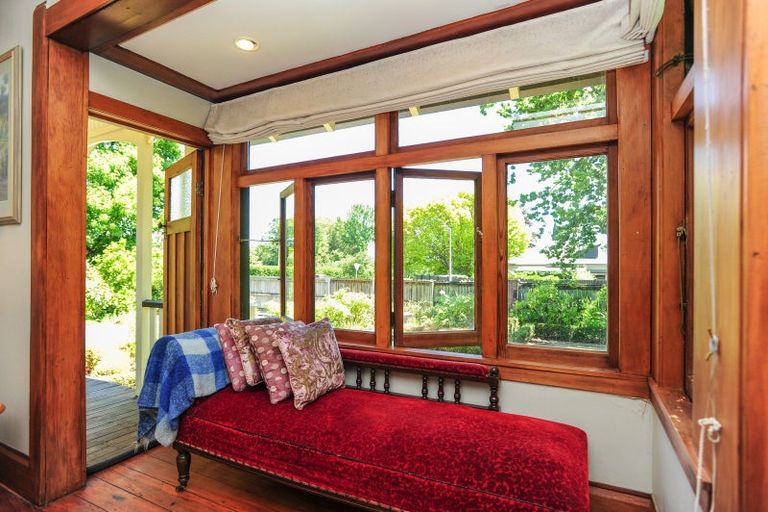 Photo of property in 35 Iona Road, Havelock North, 4130