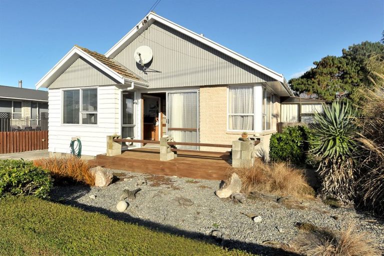 Photo of property in 84 Farquhars Road, Redwood, Christchurch, 8051