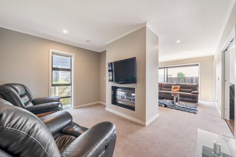 Photo of property in 51 Endeavour Drive, Whitby, Porirua, 5024