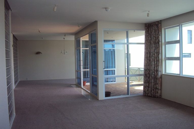 Photo of property in 346 Oriental Parade, Oriental Bay, Wellington, 6011