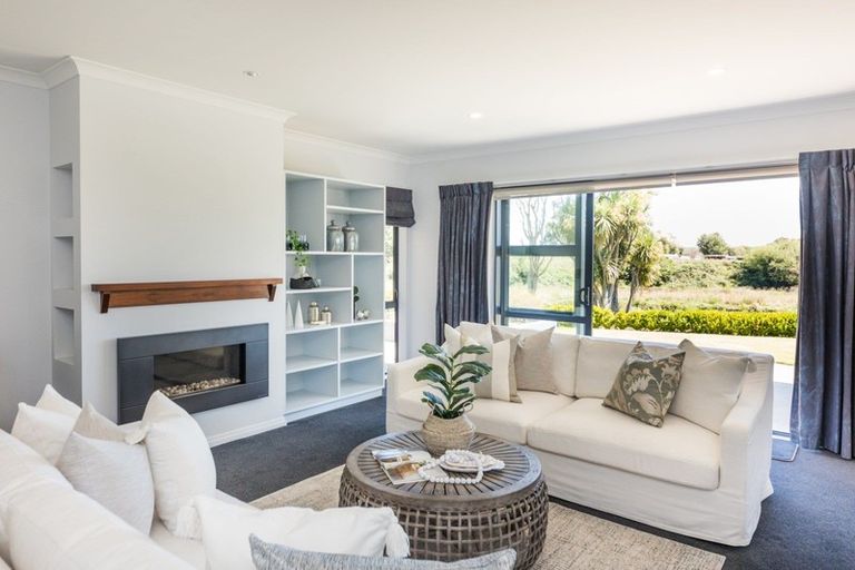 Photo of property in 30 Grand Oaks Drive, Awapuni, Palmerston North, 4412