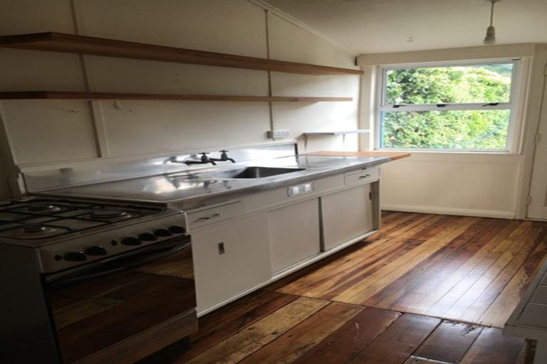 Photo of property in 32 Mckinley Crescent, Brooklyn, Wellington, 6021