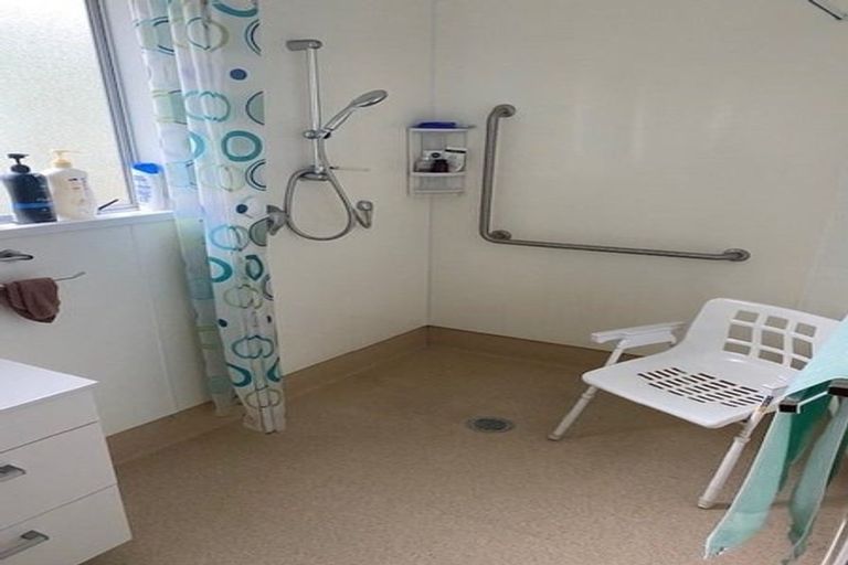 Photo of property in 10 Hillary Street, Tawa, Wellington, 5028