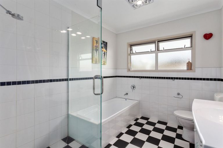 Photo of property in 5 Esplanade Rise, Coastlands, Whakatane, 3120