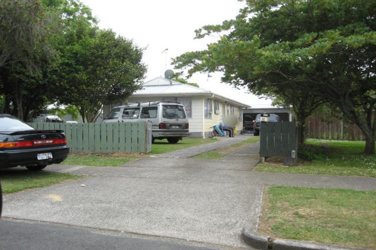 Photo of property in 27 Mcshane Street, Pukekohe, 2120
