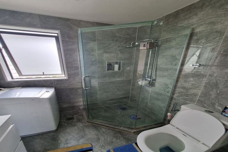 Photo of property in 2 Arnhem Place, Pukekohe, 2120