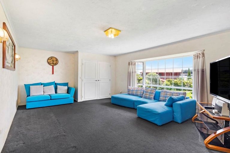 Photo of property in 13 Delisle Place, Windsor Park, Auckland, 0632