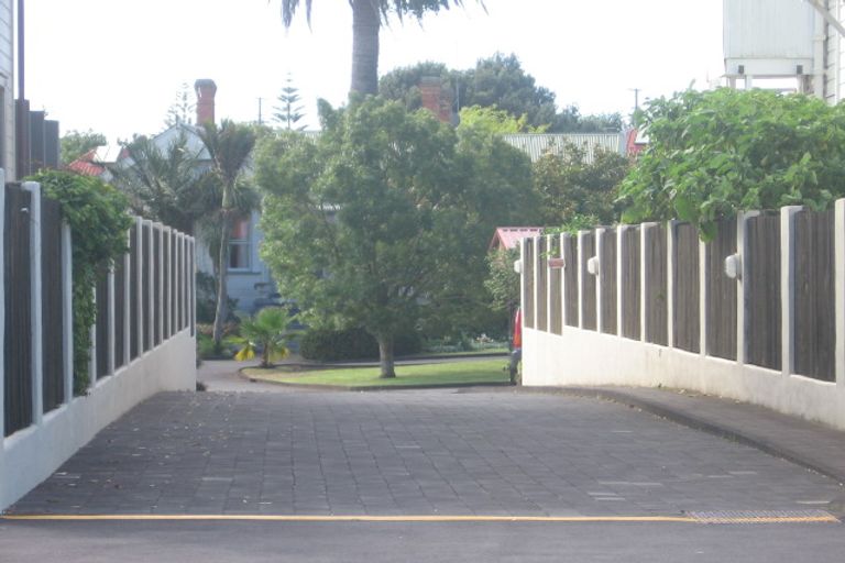 Photo of property in 2/46 King Edward Parade, Devonport, Auckland, 0624