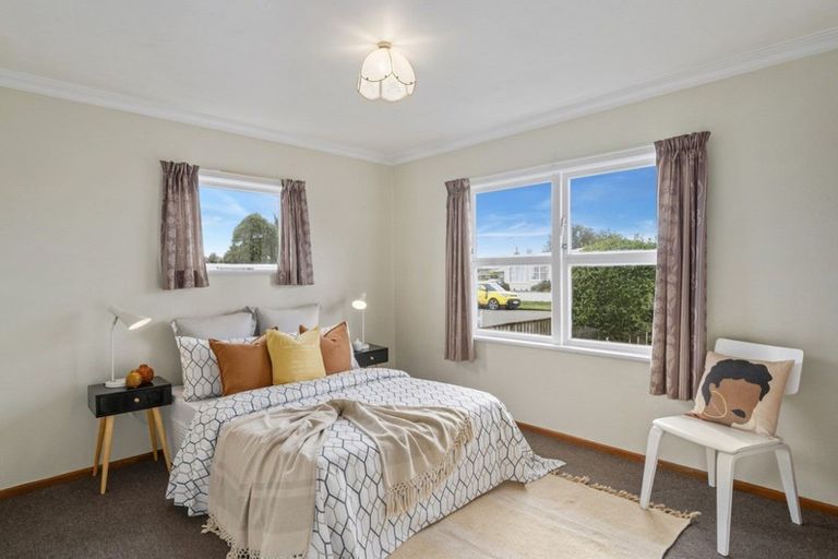 Photo of property in 6 Ross Street, Levin, 5510