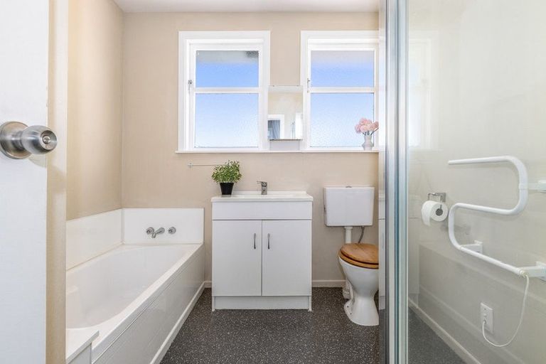 Photo of property in 13 Carbine Place, Ascot Park, Porirua, 5024