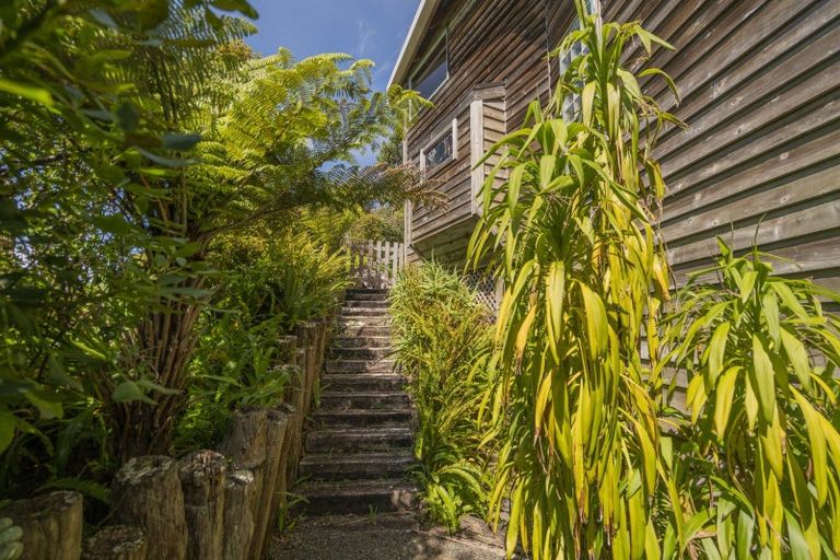 Photo of property in 35 Whiritoa Beach Road, Whiritoa, Whangamata, 3691