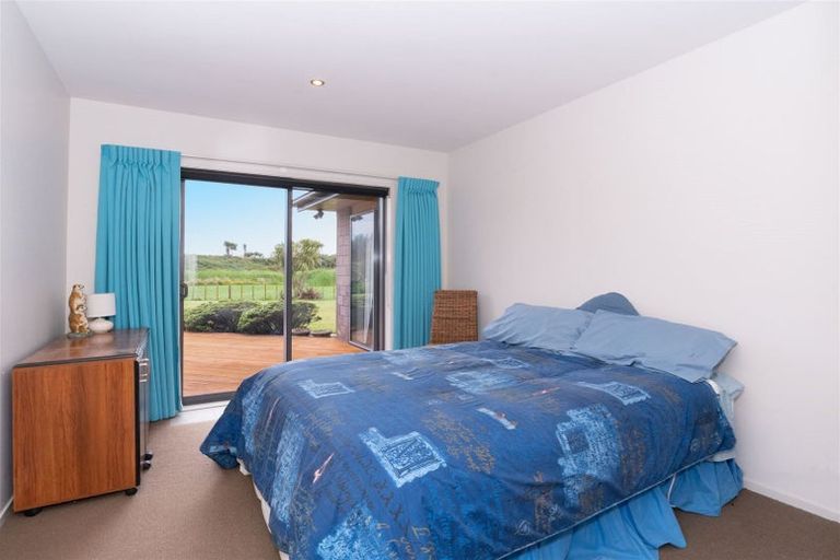 Photo of property in 68 Waitarere Rise Avenue, Waitarere, Levin, 5510