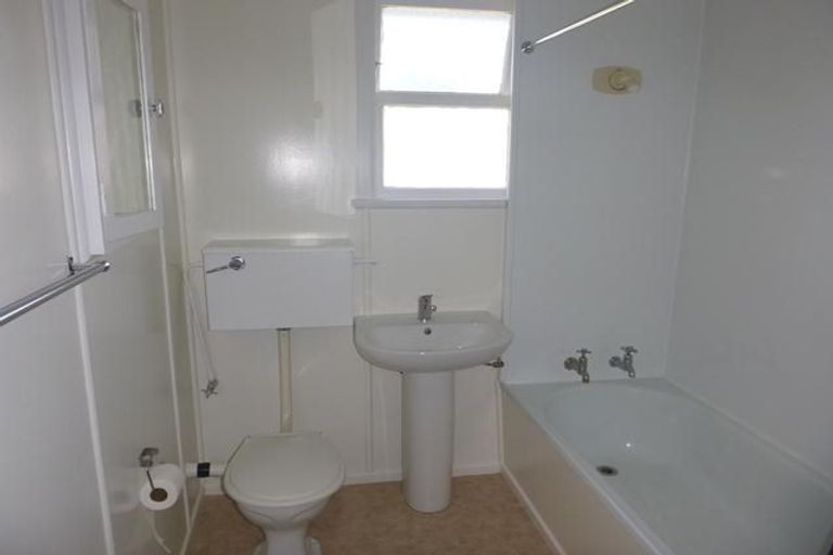 Photo of property in 1/546 Fergusson Drive, Trentham, Upper Hutt, 5018