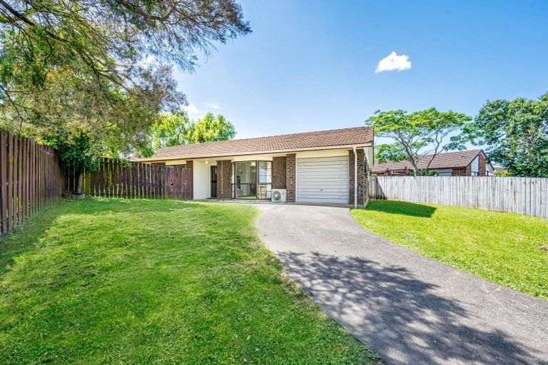 Photo of property in 52 Aviemore Drive, Highland Park, Auckland, 2010