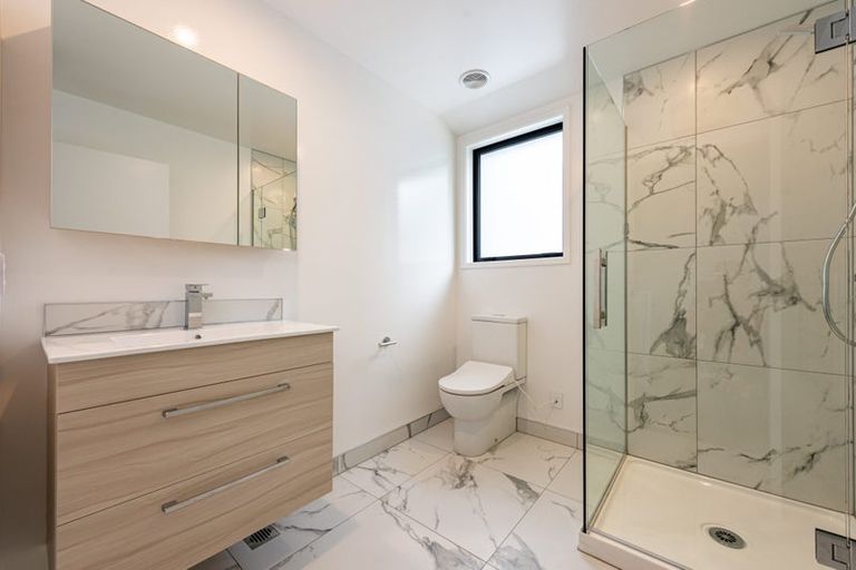 Photo of property in 3/97 Whites Line East, Waiwhetu, Lower Hutt, 5010