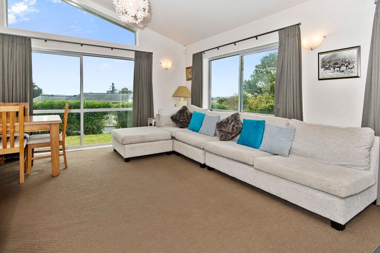 Photo of property in 4a Barberton Terrace, Red Hill, Papakura, 2110