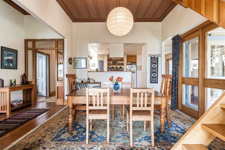 Photo of property in 1/9 Old Lake Road, Narrow Neck, Auckland, 0624