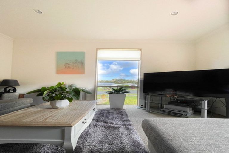 Photo of property in 6 Tuturu View, Ruakaka, 0116