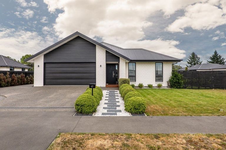 Photo of property in 17 Owen Drive, Darfield, 7510