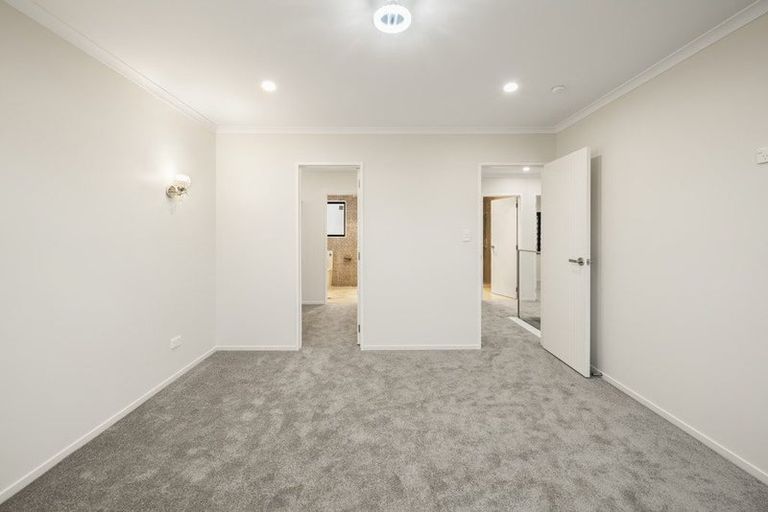 Photo of property in 38c Seymour Road, Sunnyvale, Auckland, 0612