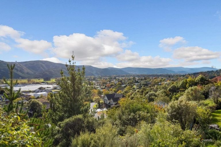 Photo of property in 22 Duncraig Street, Silverstream, Upper Hutt, 5019