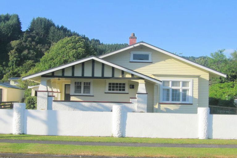 Photo of property in 12 Wackrow Street, Taumarunui, 3920