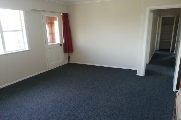 Photo of property in 12 Huntingdon Street, Northland, Wellington, 6012