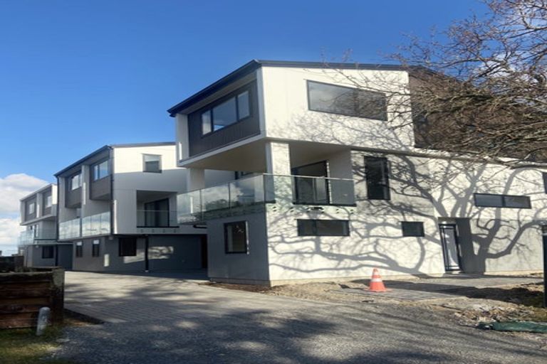 Photo of property in 8e Grenada Avenue, Forrest Hill, Auckland, 0620