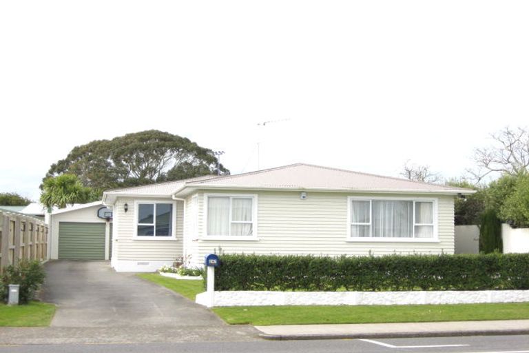 Photo of property in 247 Mangorei Road, Merrilands, New Plymouth, 4312