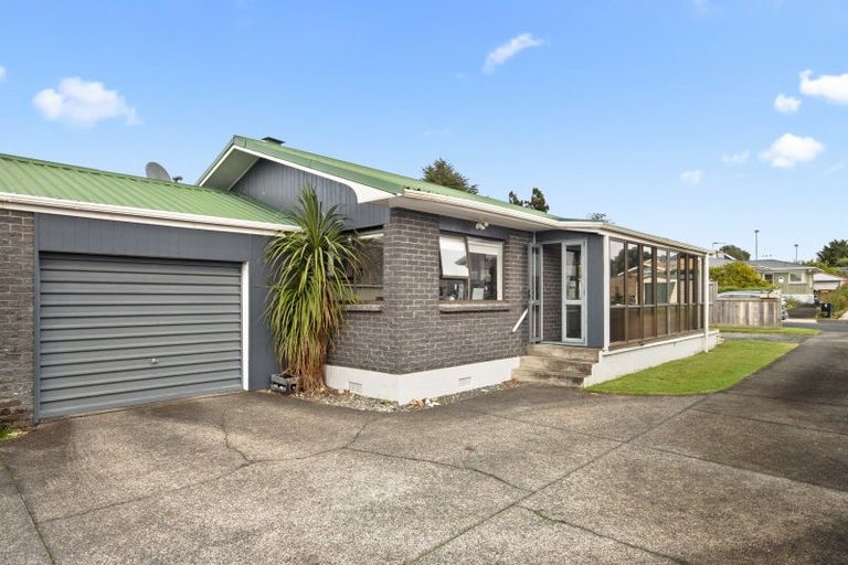 Photo of property in 12a Landscape Road, Pukekohe, 2120