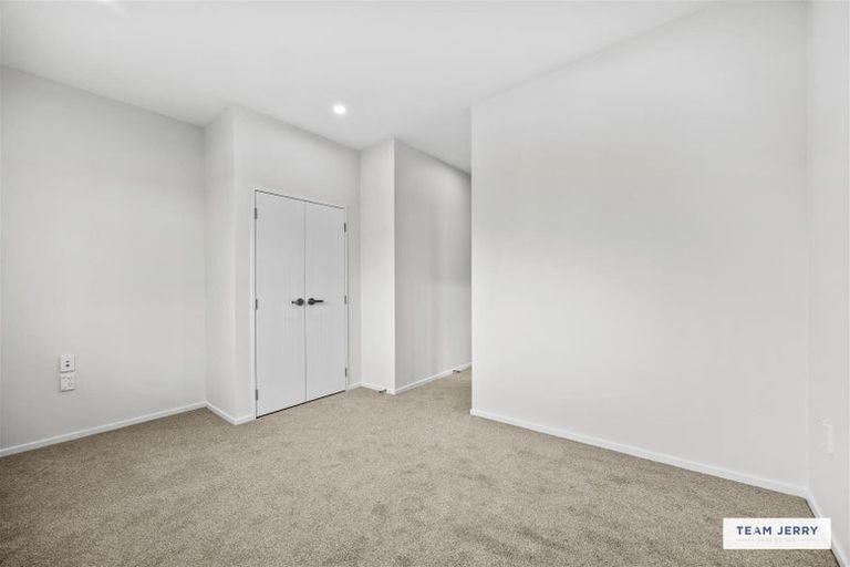 Photo of property in 11 Farranfore Road, Opaheke, Papakura, 2113