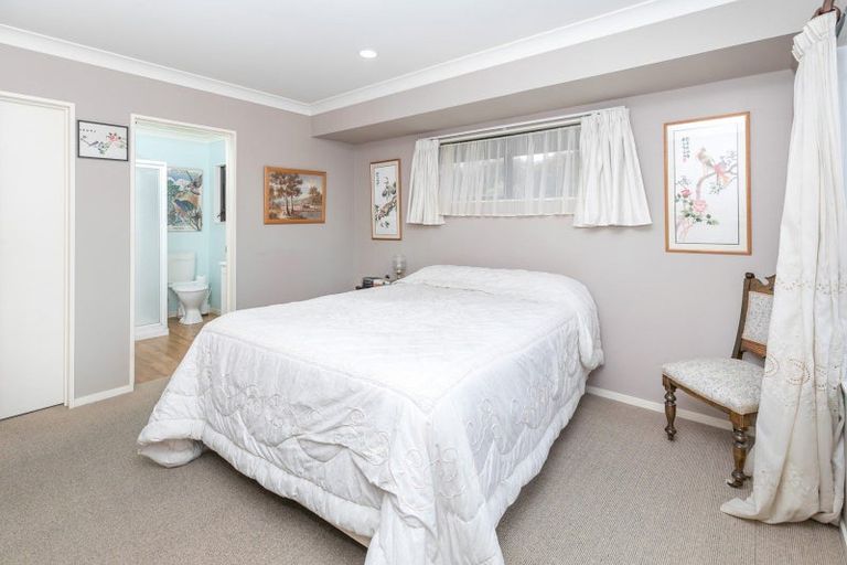 Photo of property in 24 Highgrove Drive, Grandview Heights, Hamilton, 3200