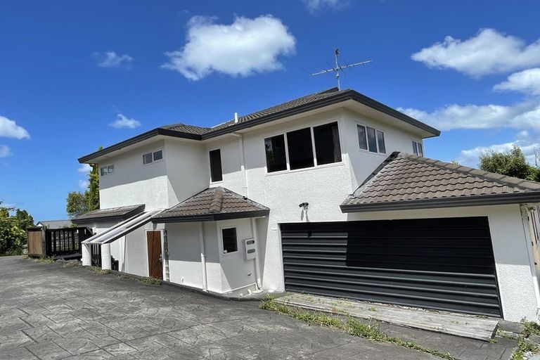 Photo of property in 2/21 Calypso Place, Rothesay Bay, Auckland, 0630