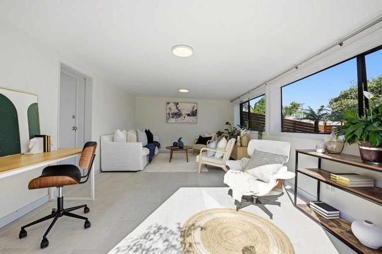 Photo of property in 1/149 Eskdale Road, Birkdale, Auckland, 0626