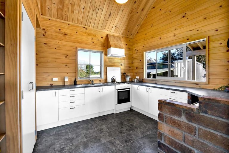 Photo of property in 28 Bridger Place, Eltham, 4322