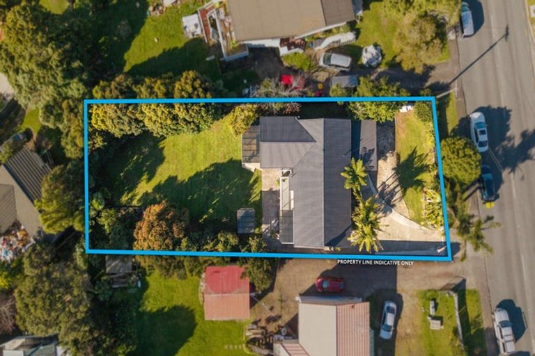 Photo of property in 199 Waimumu Road, Massey, Auckland, 0614