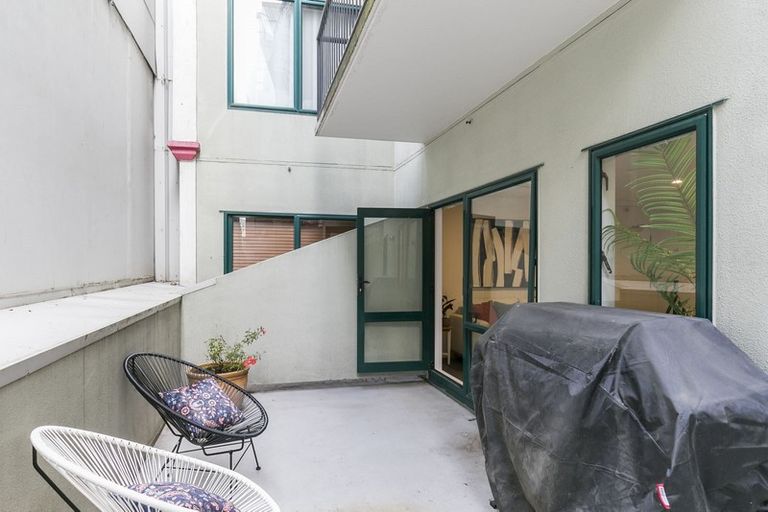 Photo of property in Courtenay Apartments, 201/120 Courtenay Place, Te Aro, Wellington, 6011