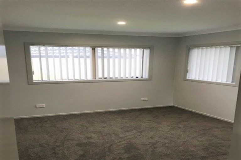 Photo of property in 37 Riverglade Parkway, Te Atatu South, Auckland, 0610