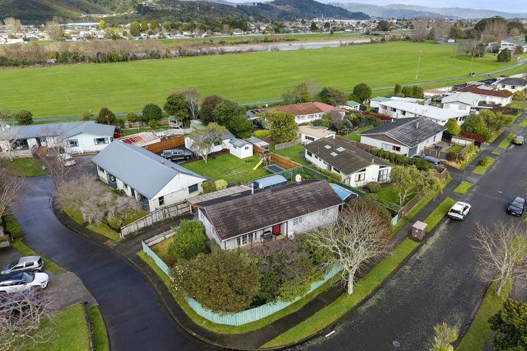 Photo of property in 26 Kentucky Street, Totara Park, Upper Hutt, 5018