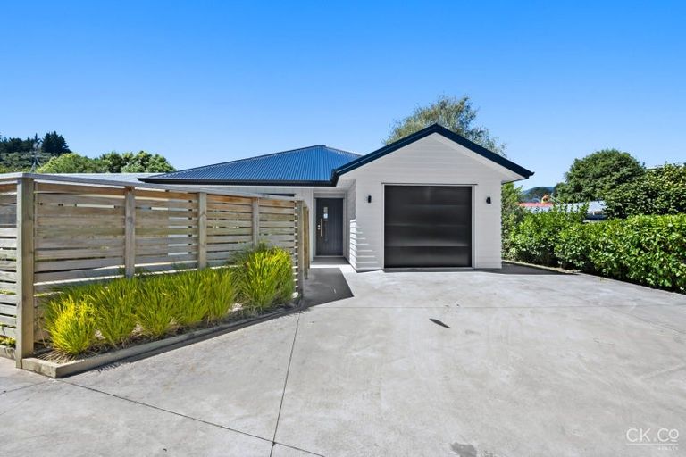 Photo of property in 33c Gemstone Drive, Birchville, Upper Hutt, 5018