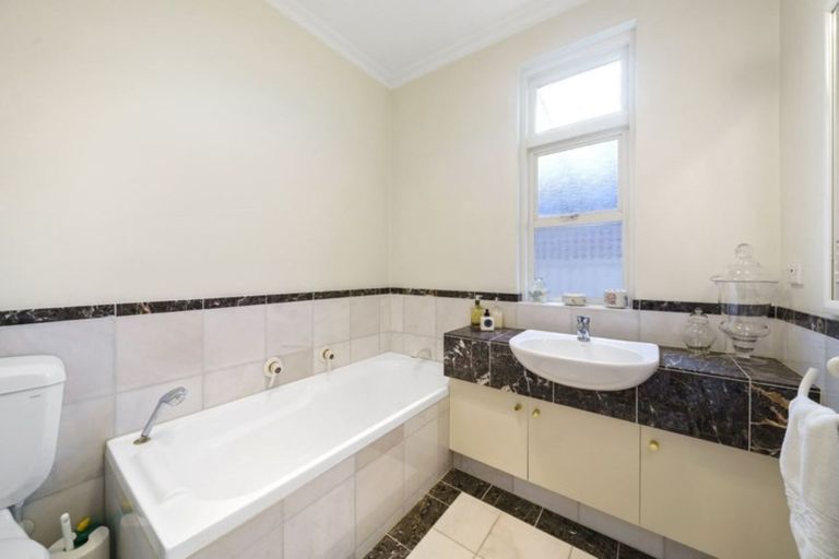 Photo of property in 303 The Parade, Island Bay, Wellington, 6023