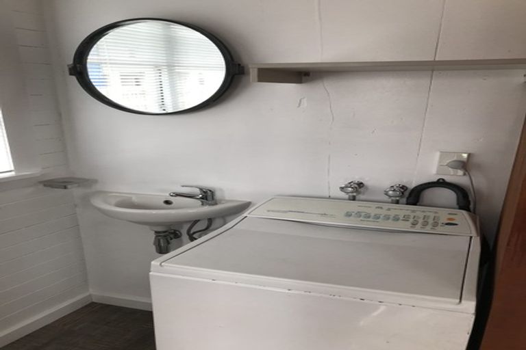 Photo of property in 216 Riccarton Road, Riccarton, Christchurch, 8041