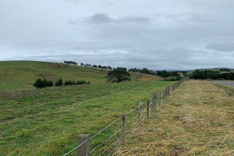 Photo of property in 2 Akaroa Road, Poraiti, Napier, 4112