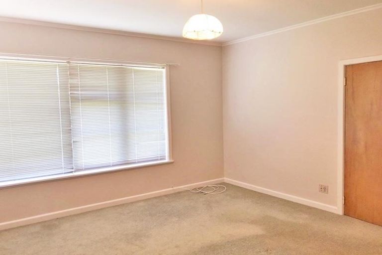 Photo of property in 60 Brandon Road, Glen Eden, Auckland, 0602