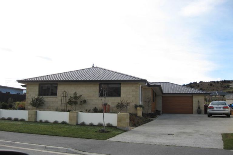 Photo of property in 14 Tyndall Street, Wanaka, 9305