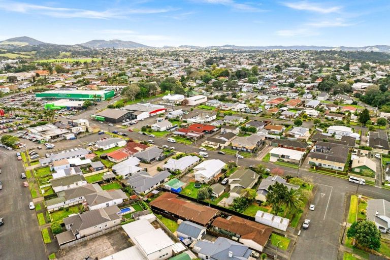 Photo of property in 14 Donald Street, Regent, Whangarei, 0112