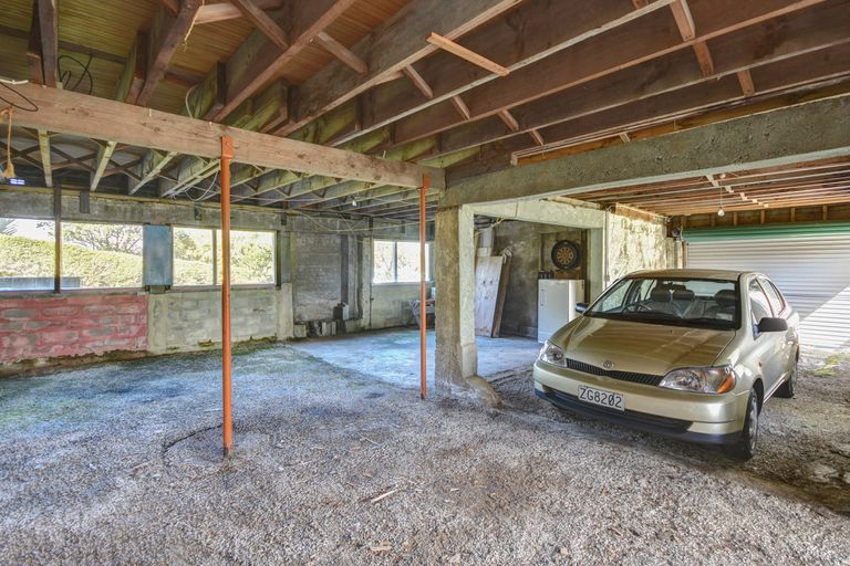 Photo of property in 19 Bayne Terrace, Macandrew Bay, Dunedin, 9014